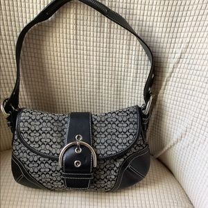 Coach purse authentic in black like new